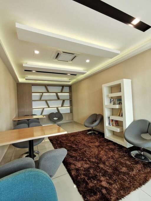 Forest In The Sky 3br 8pax Netflix!! High Floor By Pangsapuri Johor Bahru