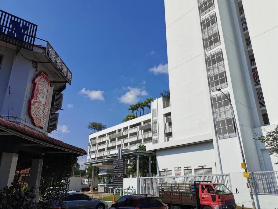 Pangsapuri Forest In The Sky 3br 8pax Netflix!! High Floor By Johor Bahru