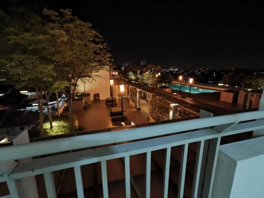 Forest In The Sky 3br 8pax Netflix!! High Floor By Johor Bahru