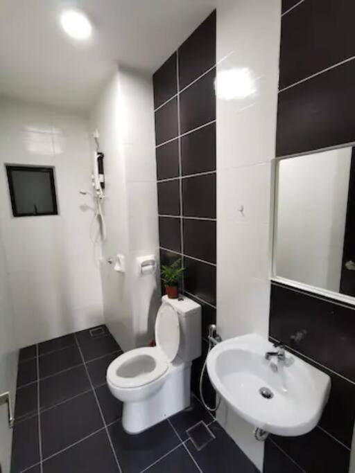 Forest In The Sky 3br 8pax Netflix!! High Floor By * Johor Bahru