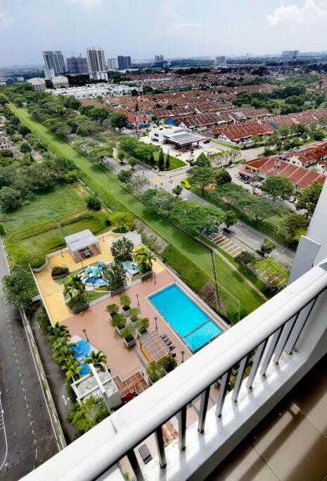 Forest In The Sky 3br 8pax Netflix!! High Floor By * Johor Bahru