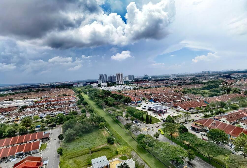 Pangsapuri Forest In The Sky 3br 8pax Netflix!! High Floor By *