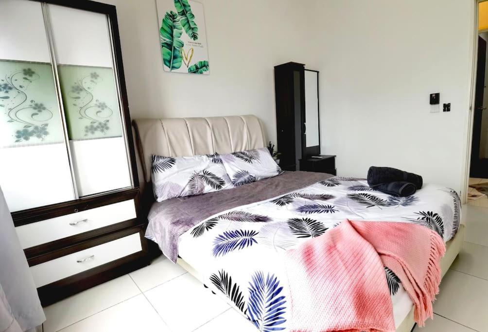Pangsapuri Forest In The Sky 3br 8pax Netflix!! High Floor By Johor Bahru