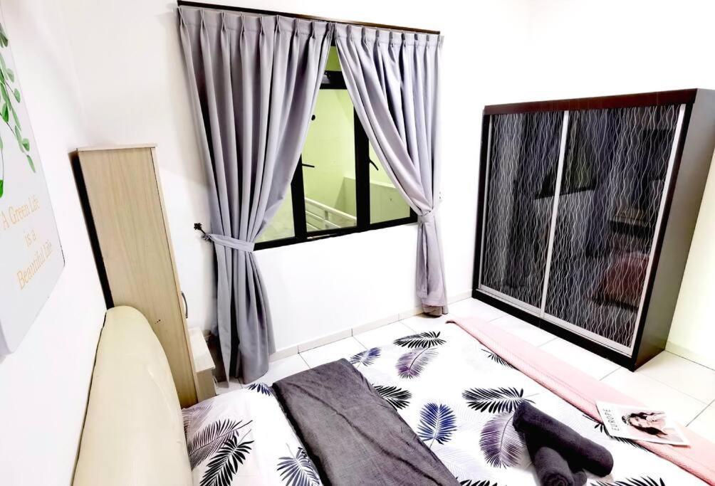 Pangsapuri Forest In The Sky 3br 8pax Netflix!! High Floor By Johor Bahru
